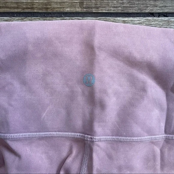 Lululemon Wunder Under High-Rise Tight Snow Washed
Vintage Mauve Size 6 - Picture 8 of 11